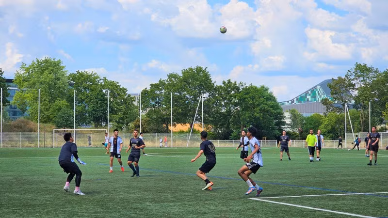 Những pha bóng đầy kịch tính của các đội chơi. (Ảnh: MINH DUY) Những pha bóng đầy kịch tính của các đội chơi. (Ảnh: MINH DUY)