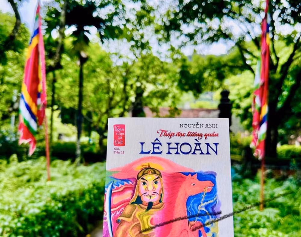 "Thập đạo tướng quân Lê Hoàn" - một tác phẩm thuộc bộ sách.