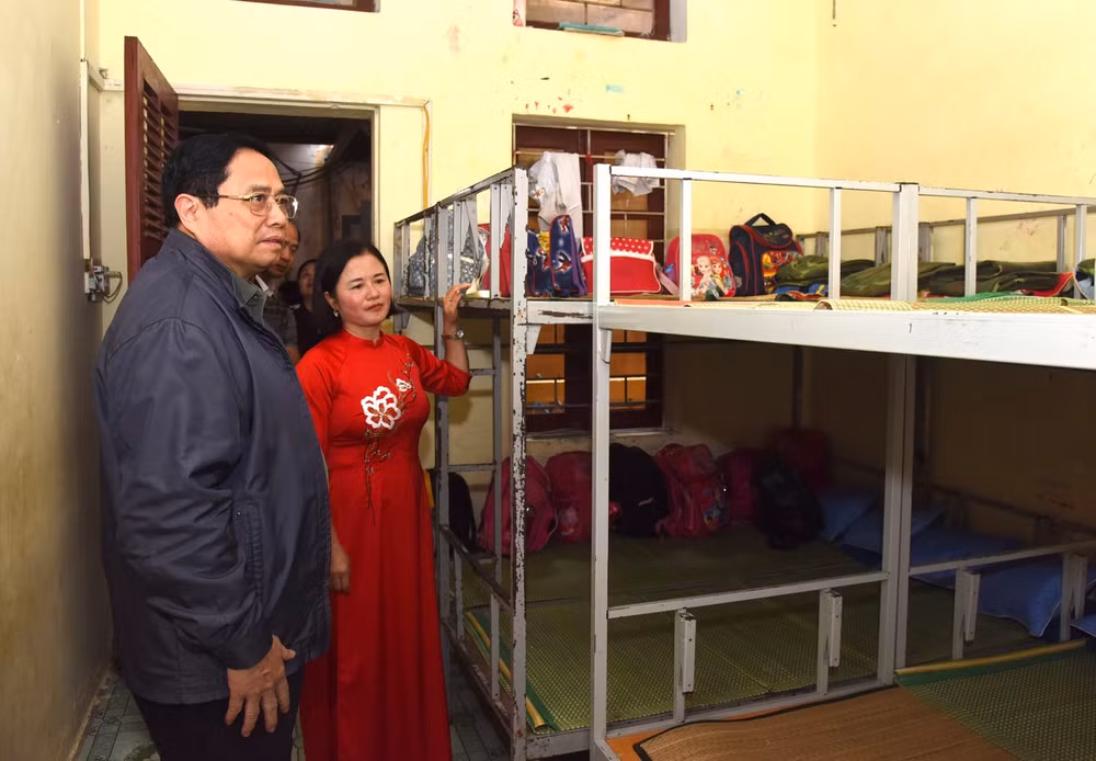Thủ tướng Phạm Minh Chính thăm nơi ở của học sinh