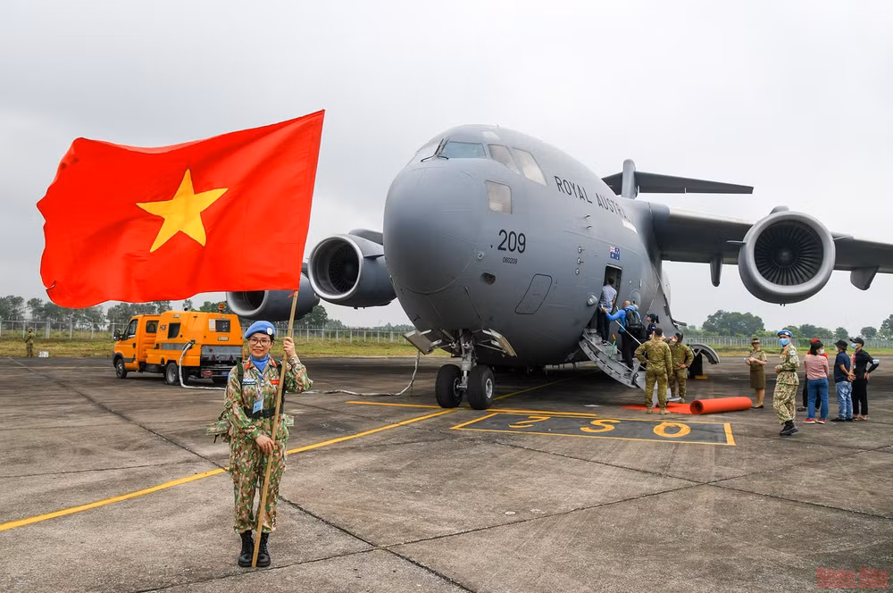 Công binh mũ nồi xanh Việt Nam lần đầu làm nhiệm vụ tại châu Phi -0