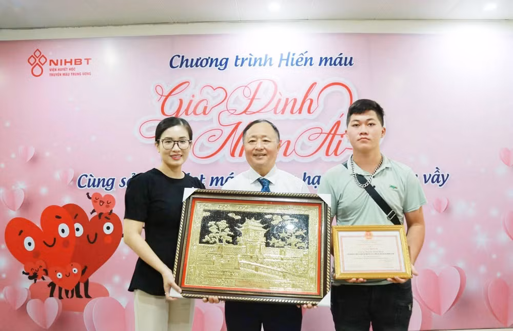 Chuyện về những đại gia đình hiến máu cứu người -0