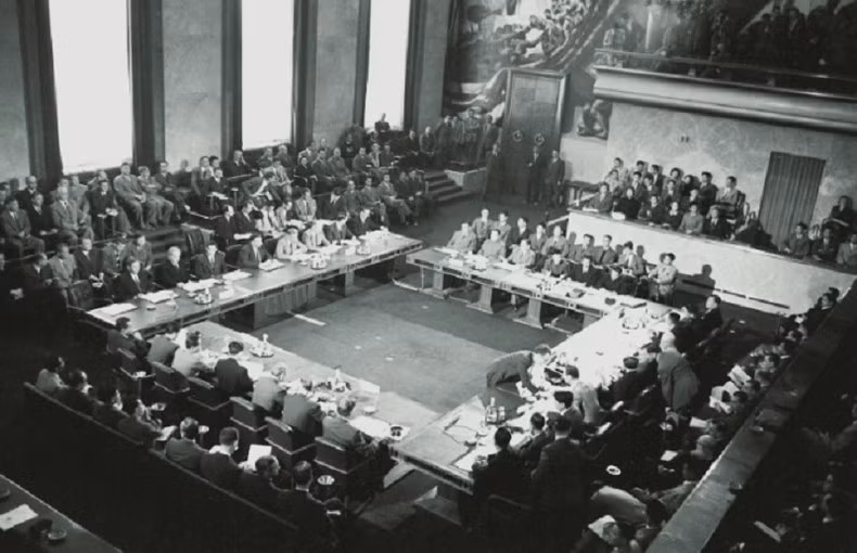 Phiên họp toàn thể bế mạc Hội nghị Geneva, tháng 7/1954. (Nguồn: Viện Lưu trữ Phim ảnh Nhà nước Nga)