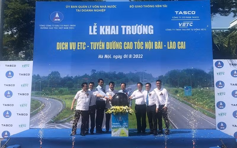 Lễ khai trương dịch vụ thu phí điện tử tự động không dừng (ETC) trên tuyến cao tốc Nội Bài-Lào Cai.