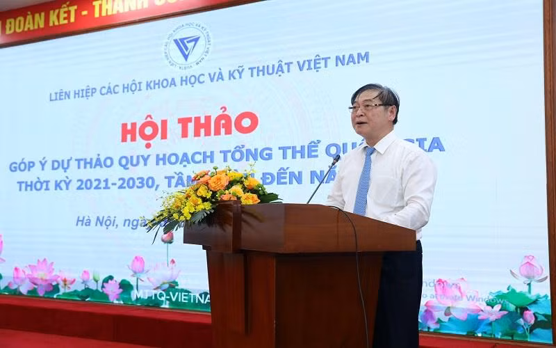 TSKH Phan Xuân Dũng, Chủ tịch Liên Hiệp các Hội Khoa học Kỹ thuật Việt Nam phát biểu khai mạc.