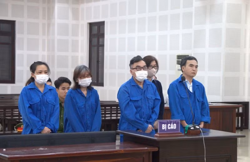 Các bị cáo tại tòa.