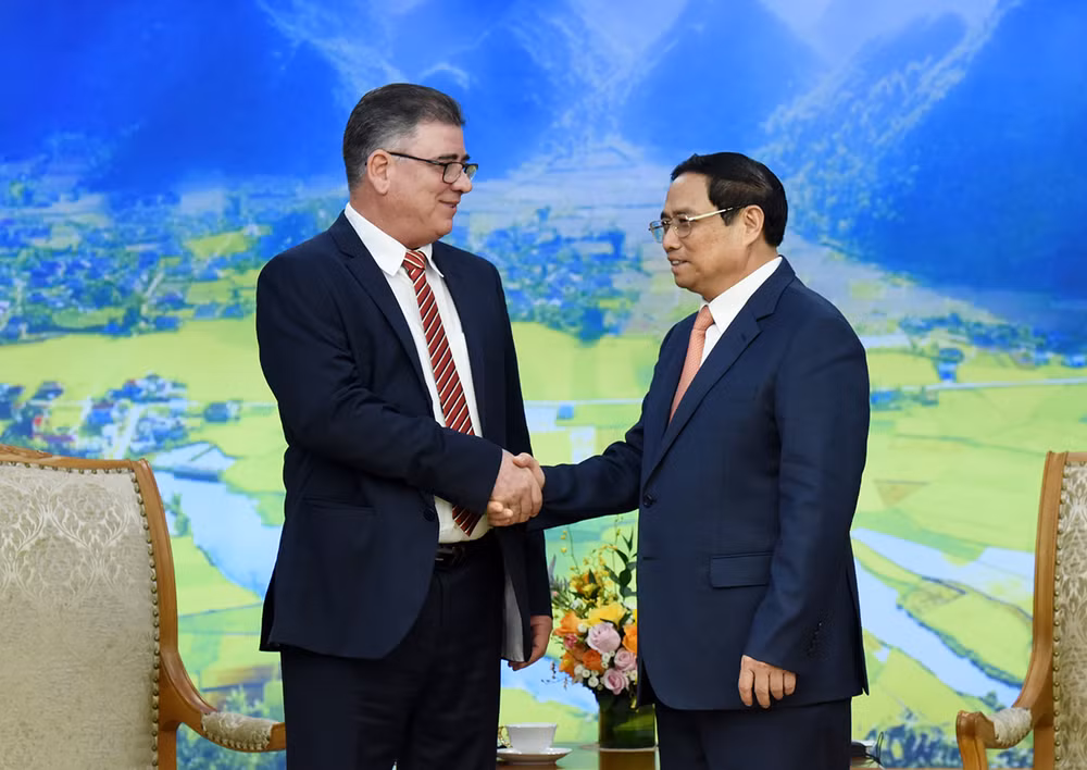 Thủ tướng Phạm Minh Chính mong muốn Bộ Công an Việt Nam và Bộ Nội vụ Cuba tiếp tục thúc đẩy quan hệ gắn bó hơn nữa; xác định các vấn đề có tính chất then chốt, các nhiệm vụ trọng tâm, trọng điểm, tạo đột phá trong các lĩnh vực hợp tác, trong đó có lĩnh vực an ninh mạng, chuyển đổi số, khoa học công nghệ,…