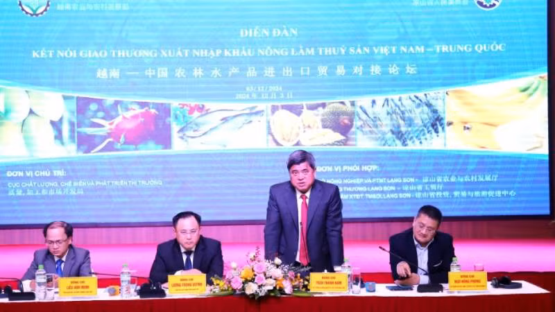 Thứ trưởng Bộ Nông nghiệp và Phát triển nông thôn Trần Thanh Nam phát biểu tại diễn đàn.