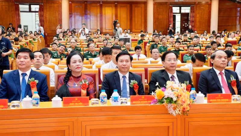 Các đại biểu tham dự lễ tôn vinh Học tập và làm theo tư tưởng, đạo đức, phong cách Hồ Chí Minh.