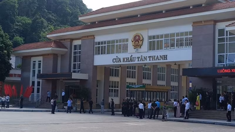 Cửa khẩu phụ Tân Thanh, Tân Thanh, Văn Lãng (Lạng Sơn) chuẩn bị các điều kiện thực hiện phương thức vận chuyển hàng hóa qua cửa khẩu.