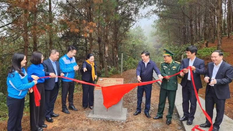 Ban tổ chức Chương trình khánh thành công trình "Đường kiểm tra cột mốc bảo vệ biên giới số 986".