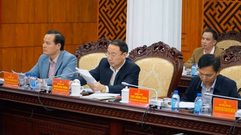 Cán bộ chủ chốt của tỉnh tham gia góp ý, thảo luận, thực hiện nghiêm Quy định 11-QĐi/TW của Bộ Chính trị. Cán bộ chủ chốt của tỉnh tham gia góp ý, thảo luận, thực hiện nghiêm Quy định 11-QĐi/TW của Bộ Chính trị.