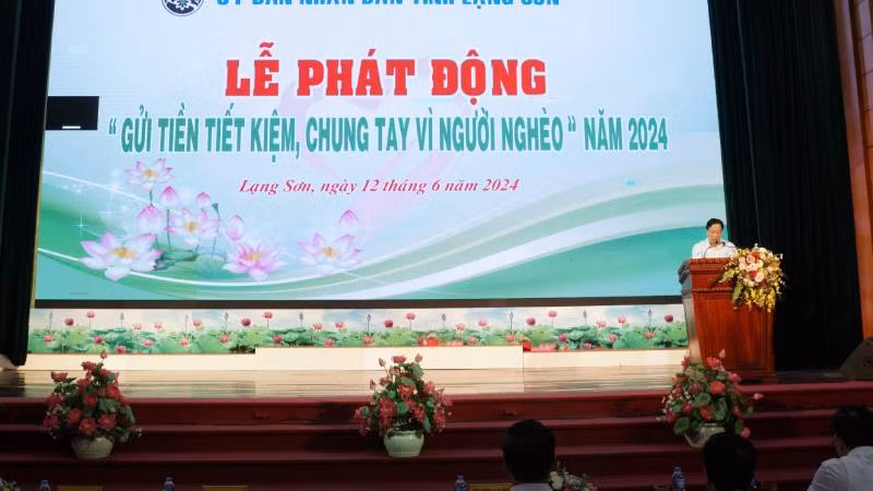Đại diện lãnh đạo tỉnh Lạng Sơn phát biểu phát động "Gửi tiền tiết kiệm, chung tay vì người nghèo".