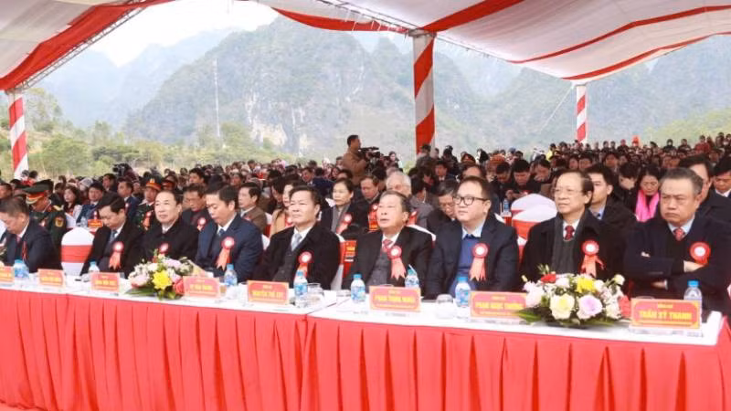 Các đại biểu dự lễ kỷ niệm 60 năm Ngày thành lập huyện Chi Lăng (Lạng Sơn). Các đại biểu dự lễ kỷ niệm 60 năm Ngày thành lập huyện Chi Lăng (Lạng Sơn).