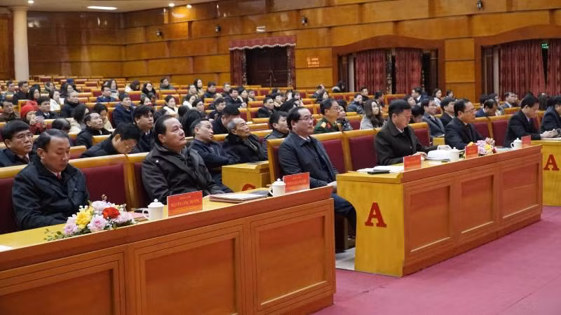 Các đồng chí lãnh đạo chủ chốt tỉnh Lạng Sơn tham dự lễ tổng kết phong trào thi đua khen thưởng.
