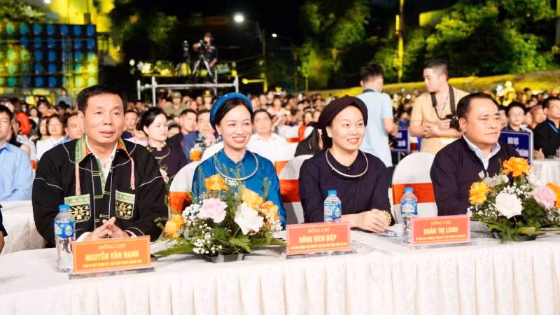Lãnh đạo thành phố Lạng Sơn tham dự Ngày hội. Lãnh đạo thành phố Lạng Sơn tham dự Ngày hội.