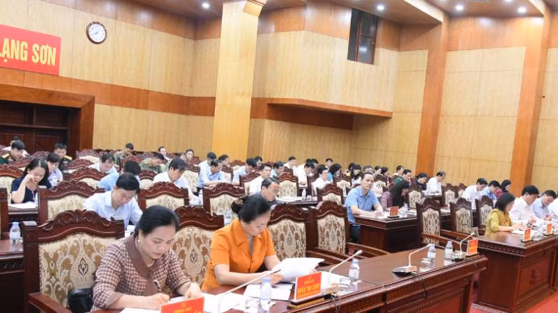 Các đại biểu tham dự hội nghị.