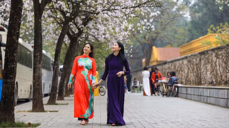 Các hội viên nữ của Hội Biển đảo Việt Nam có mặt để chúc mừng hành trình khởi động.