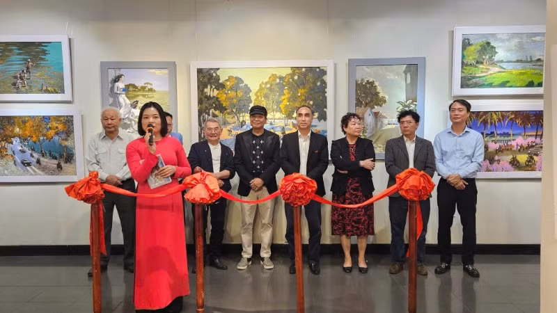 Khai mạc triển lãm tranh của họa sĩ Nguyễn Quốc Thắng.