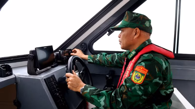 Tuần tra trên biển.