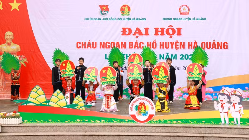 Cao Bằng: Thiếu nhi Hà Quảng xúc động trước triển lãm về chủ quyền Tổ quốc ảnh 2