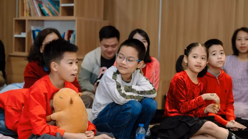 Các em thiếu nhi rất yêu thích không gian thân thiện này. Các em thiếu nhi rất yêu thích không gian thân thiện này.