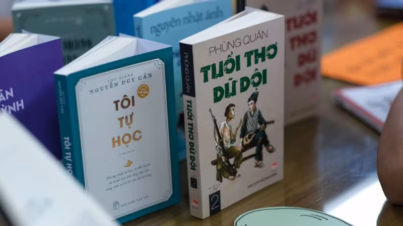 Nhiệm vụ dày đặc nhưng bộ đội rất quan tâm đến văn hóa đọc.