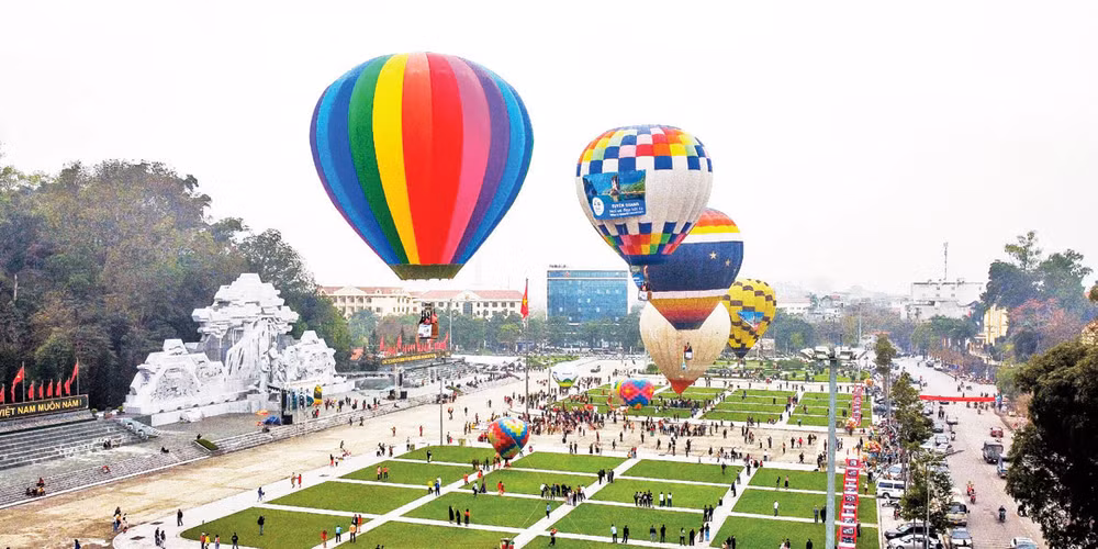 Lễ hội khinh khí cầu rực rỡ sắc mầu thu hút hàng chục nghìn lượt người tham dự.