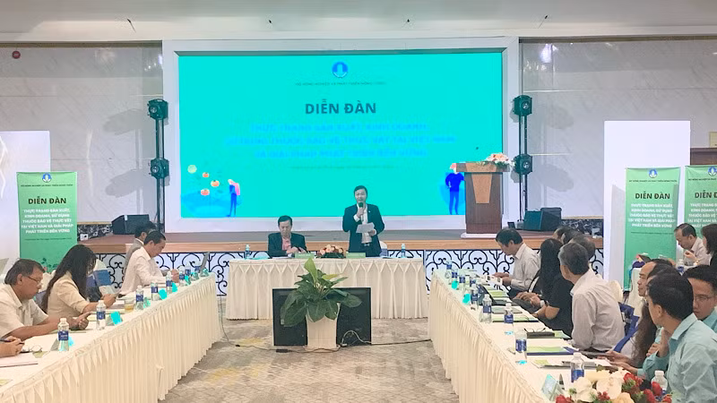 Quang cảnh diễn đàn.