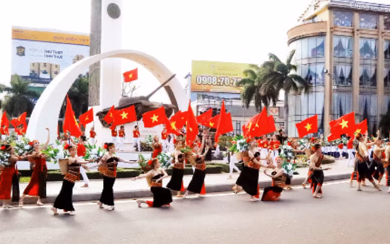 Trong quý I năm 2025, tỉnh Đắk Lắk tổ chức Lễ hội Cà-phê Buôn Ma Thuột lần thứ 9 và kỷ niệm 50 năm Ngày giải phóng, lượng khách du lịch đến tỉnh tăng mạnh. Trong quý I năm 2025, tỉnh Đắk Lắk tổ chức Lễ hội Cà-phê Buôn Ma Thuột lần thứ 9 và kỷ niệm 50 năm Ngày giải phóng, lượng khách du lịch đến tỉnh tăng mạnh.