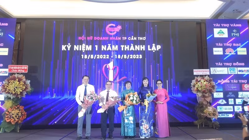 Hội Nữ Doanh nhân thành phố Cần Thơ cảm ơn sự quan tâm của lãnh đạo thành phố.