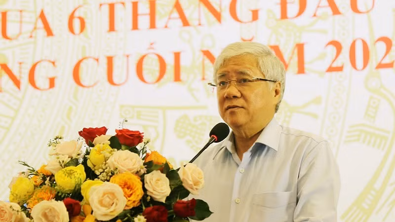 Đồng chí Đỗ Văn Chiến phát biểu tại hội nghị.