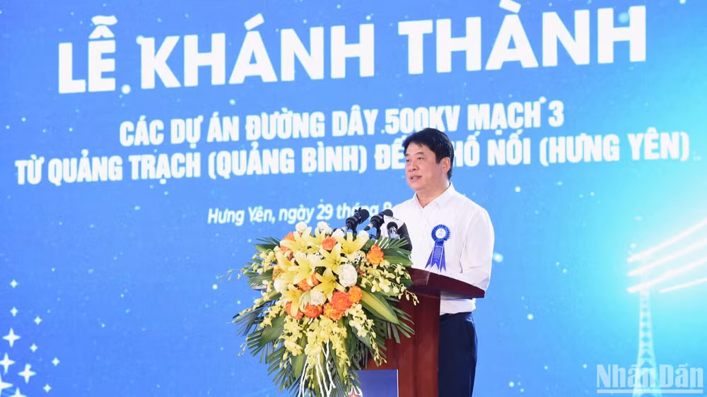 Tổng giám đốc Tập đoàn Điện lực Việt Nam Nguyễn Anh Tuấn phát biểu ý kiến.