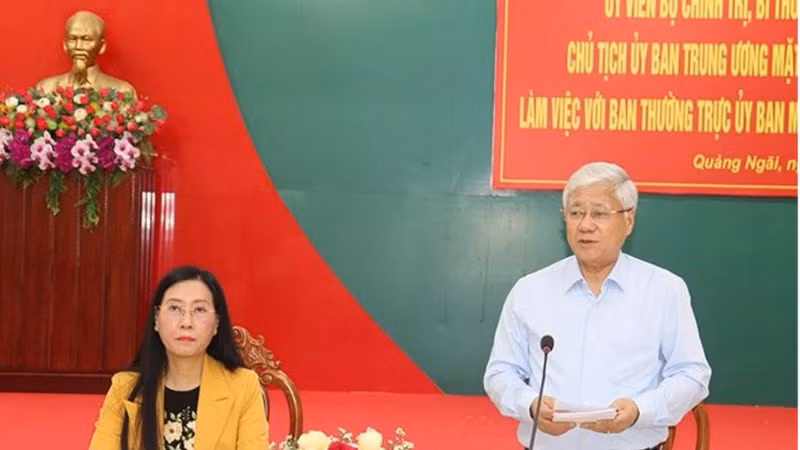 Đồng chí Đỗ Văn Chiến, Ủy viên Bộ Chính trị, Bí thư Trung ương Đảng, Chủ tịch Ủy ban Trung ương Mặt trận Tổ quốc Việt Nam phát biểu tại buổi làm việc.