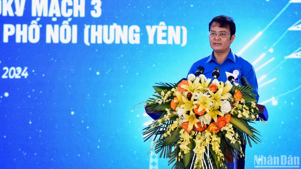 Bí thư thứ nhất Trung ương Đoàn TNCS Hồ Chí Minh Bùi Quang Huy phát biểu ý kiến tại Lễ khánh thành.