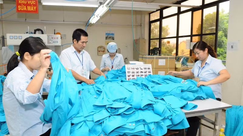 Xuất khẩu dệt may đang có nhiều thuận lợi.