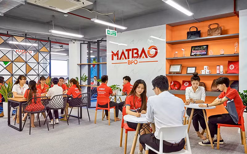 Không gian làm việc mở tại Công ty Mắt Bão.Ảnh: HOÀI THU