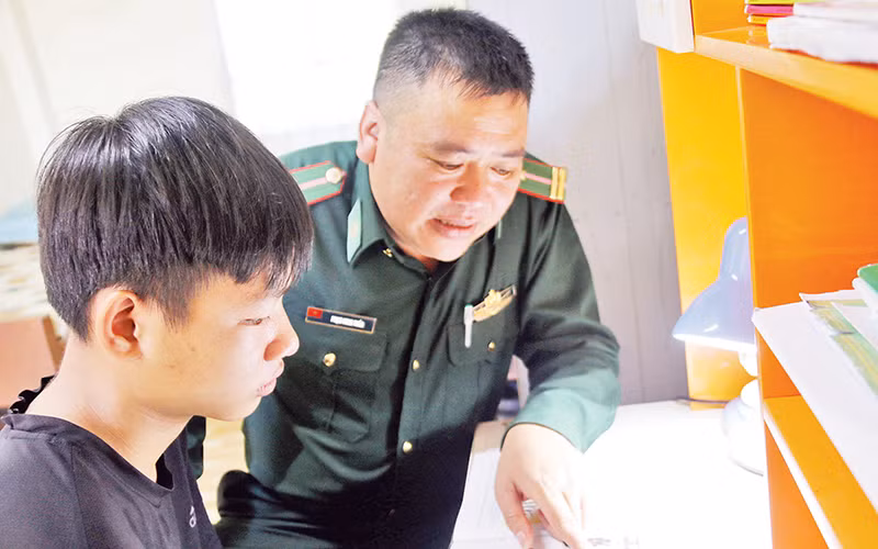 Chương trình “Xuân Biên phòng ấm lòng dân bản” góp phần củng cố vững chắc tình quân dân.