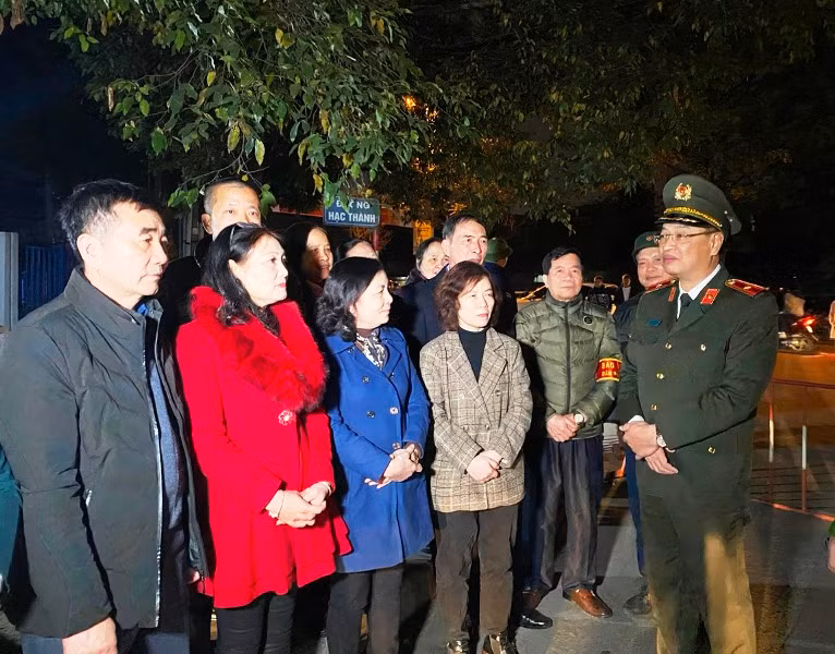 Lãnh đạo tỉnh Thanh Hóa với lực lượng tự phòng, tự quản tại cơ sở.