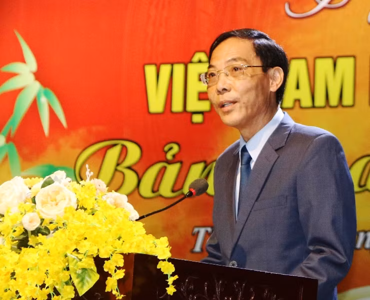 Lãnh đạo tỉnh Thanh Hóa phát biểu tại Ngày thơ Việt Nam.