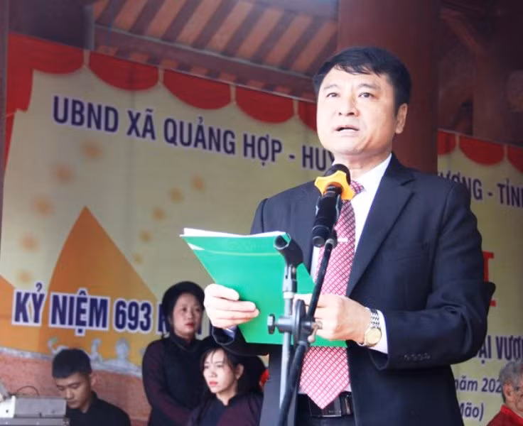Lãnh đạo xã Quảng Hợp phát biểu khai hội năm 2024. Lãnh đạo xã Quảng Hợp phát biểu khai hội năm 2024.