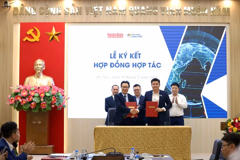 FPT Long Châu tại sự kiện hợp tác đồng hành với Báo Nhân Dân trong công tác truyền thông y tế vì sức khỏe cộng đồng và kỳ vọng có thêm nhiều nền tảng số hỗ trợ doanh nghiệp trong việc tuân thủ pháp luật. FPT Long Châu tại sự kiện hợp tác đồng hành với Báo Nhân Dân trong công tác truyền thông y tế vì sức khỏe cộng đồng và kỳ vọng có thêm nhiều nền tảng số hỗ trợ doanh nghiệp trong việc tuân thủ pháp luật.