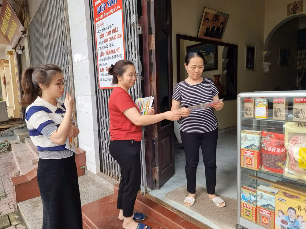Tuyên truyền cho người dân về sắp xếp đơn vị hành chính trên địa bàn thành phố Hưng Yên.