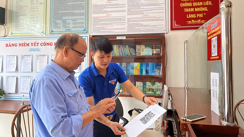 Sau sắp xếp đòi hỏi cán bộ công chức nâng cao hơn nữa tinh thần trách nhiệm, phục vụ người dân tốt hơn. Sau sắp xếp đòi hỏi cán bộ công chức nâng cao hơn nữa tinh thần trách nhiệm, phục vụ người dân tốt hơn.