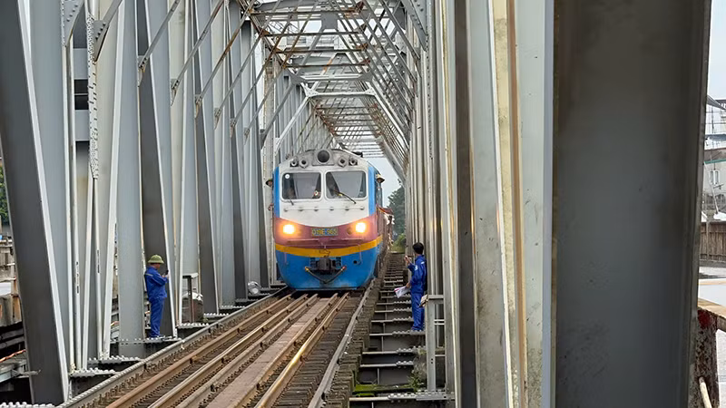 Thử tải bảo đảm tàu chạy trên cầu an toàn.