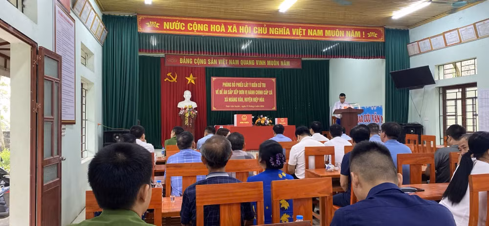 Xã Hoàng Vân tổ chức lấy ý kiến cử tri về đề án sắp xếp đơn vị hành chính cấp xã.