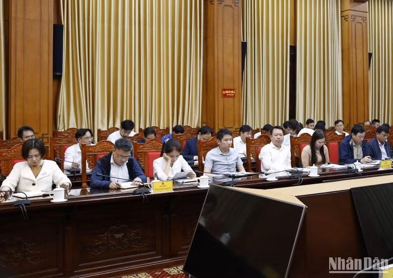 Trưởng phòng các sở, ngành và cấp huyện, thành phố tham dự hội nghị. Trưởng phòng các sở, ngành và cấp huyện, thành phố tham dự hội nghị.