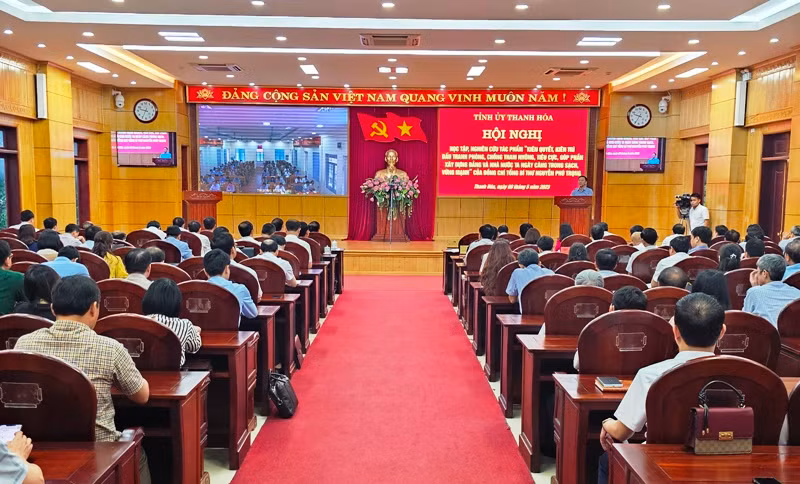 Quang cảnh buổi học tập tại điểm cầu Tỉnh ủy Thanh Hóa.