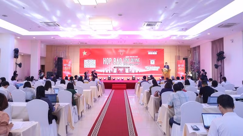 Toàn cảnh họp báo. (Ảnh: Ban tổ chức)