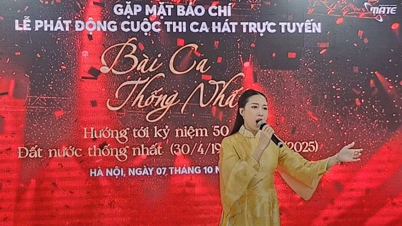 Một tiết mục biểu diễn tại lễ phát động cuộc thi. (Ảnh: Hà Anh)