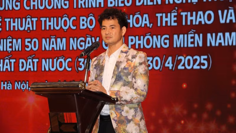 Nghệ sĩ Nhân dân Xuân Bắc, Cục trưởng Cục Nghệ thuật biểu diễn, phát biểu.